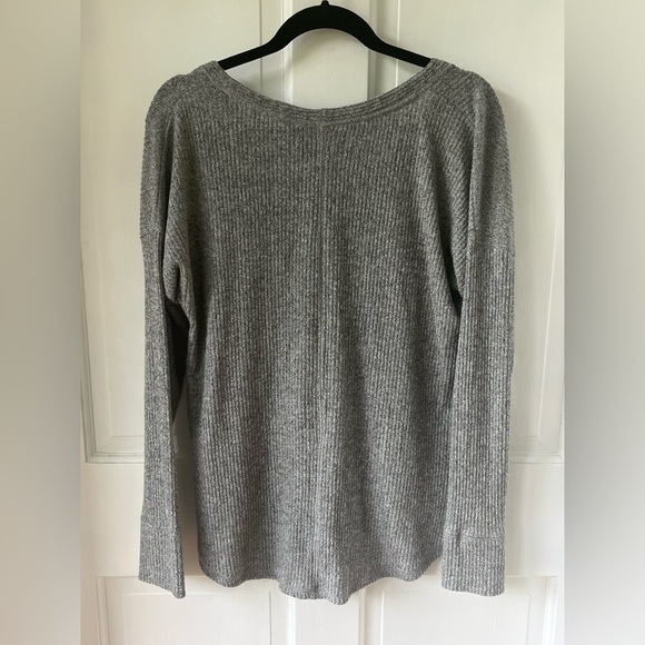 Abercrombie and Fitch sweater - Picture 3 of 3